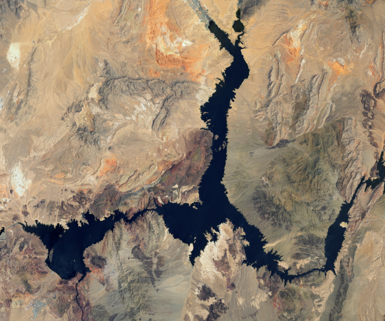 satellite image of Lake Mead in 2000